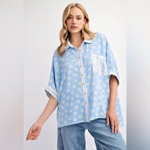 Easel Fields of Flowers Oversized Gauzy Swing Button Down Top Size Small‎
